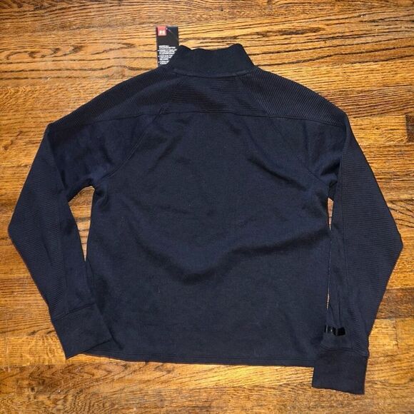 New Under Armour Pullover - Picture 5 of 5